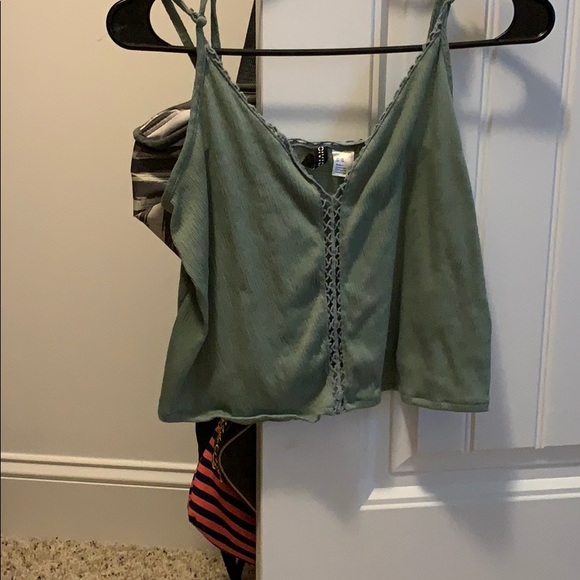 H&M women’s cropped tank-top - Picture 1 of 4